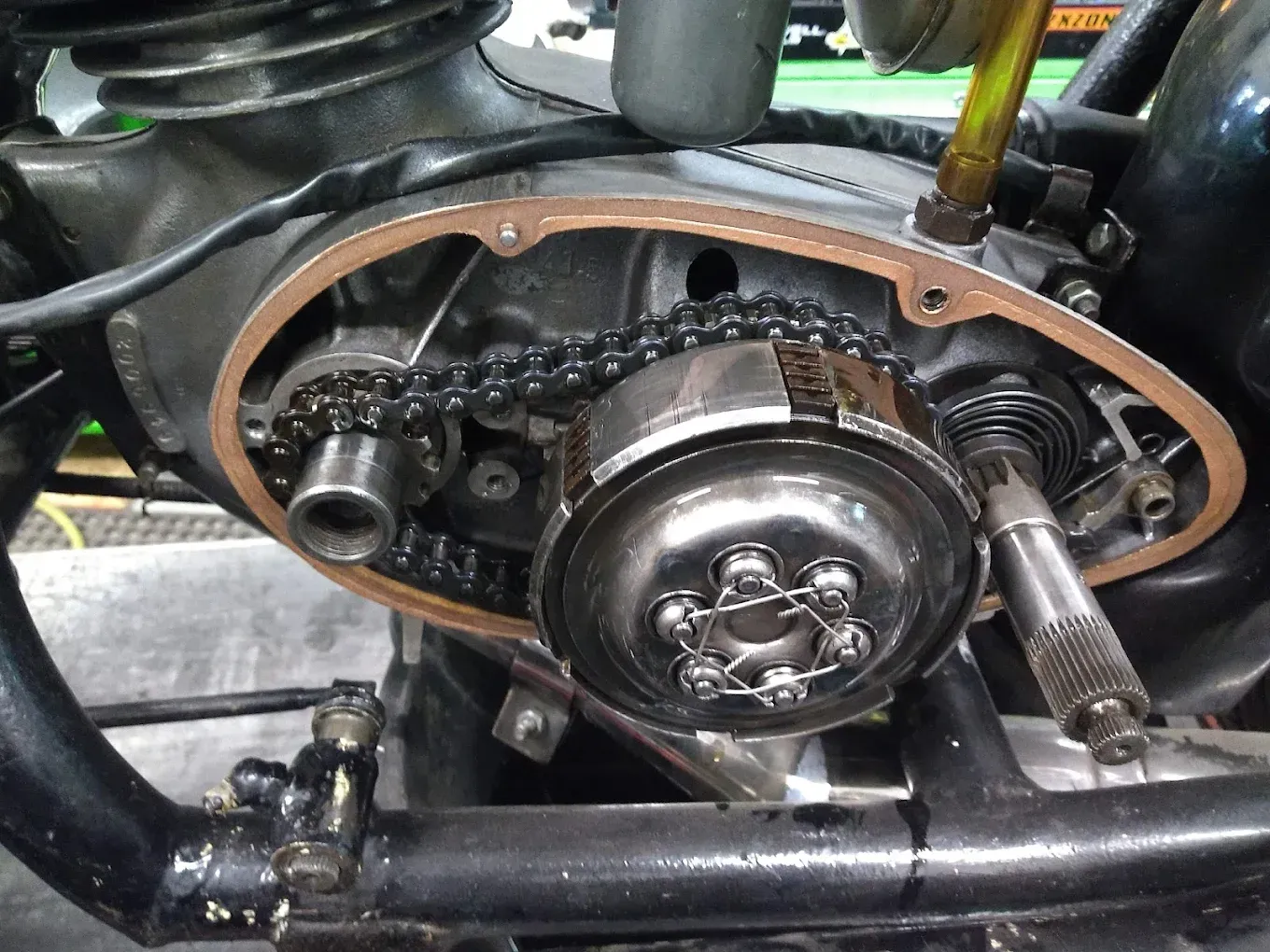 A close up of the inside of a motorcycle engine