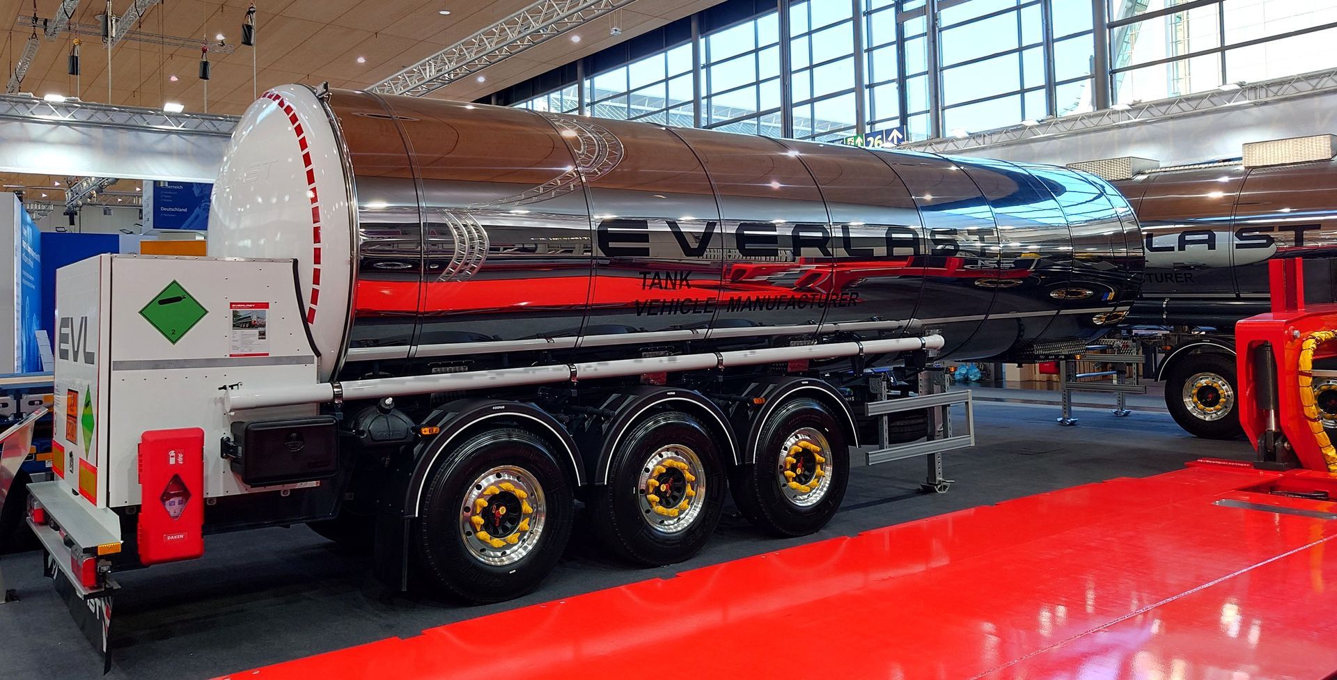 Everlast ADR cisternas puspiekabes, tank semitrailer цистерна полуприцеп для химических жидкостей, ķimisko šķidrumu pārvadāšanas cisternas. 