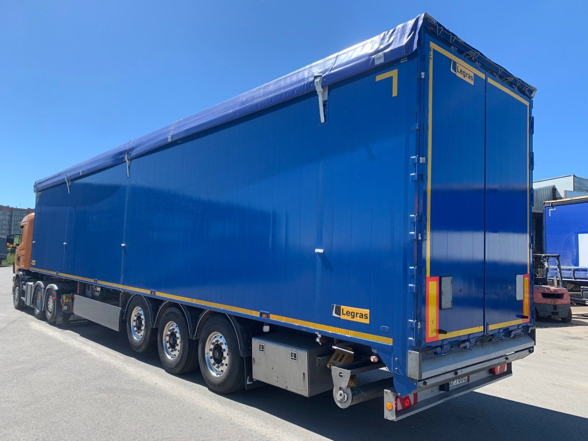 legras lietota, šķeldvedējs, legras trailers, piekabe, kustīgā grīda