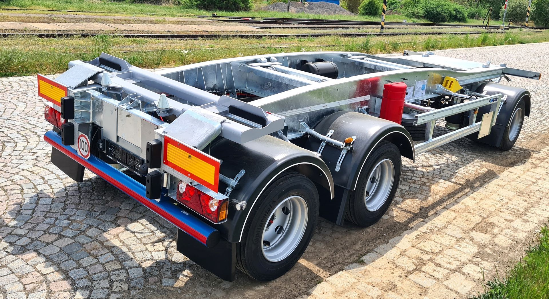 PANAV hooklift container konteineru piekabe 3 asis wabco DIN30722 cinkots rāmis hueffermann meiller