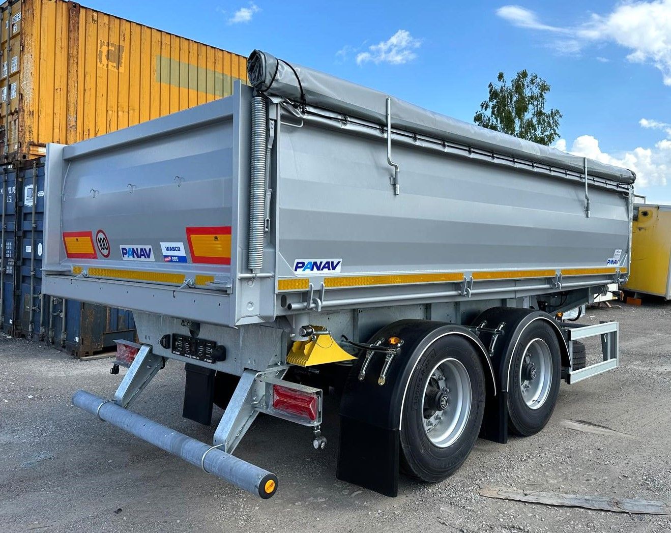 PANAV piekabe, puspiekabe pašizgāzējs Hardox 2 asu pašizgāzējs centrālaasu piekabe e