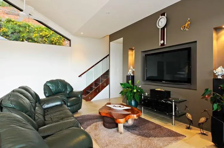 Living Area — Redlynch, QLD — Wes Mansfield Construction