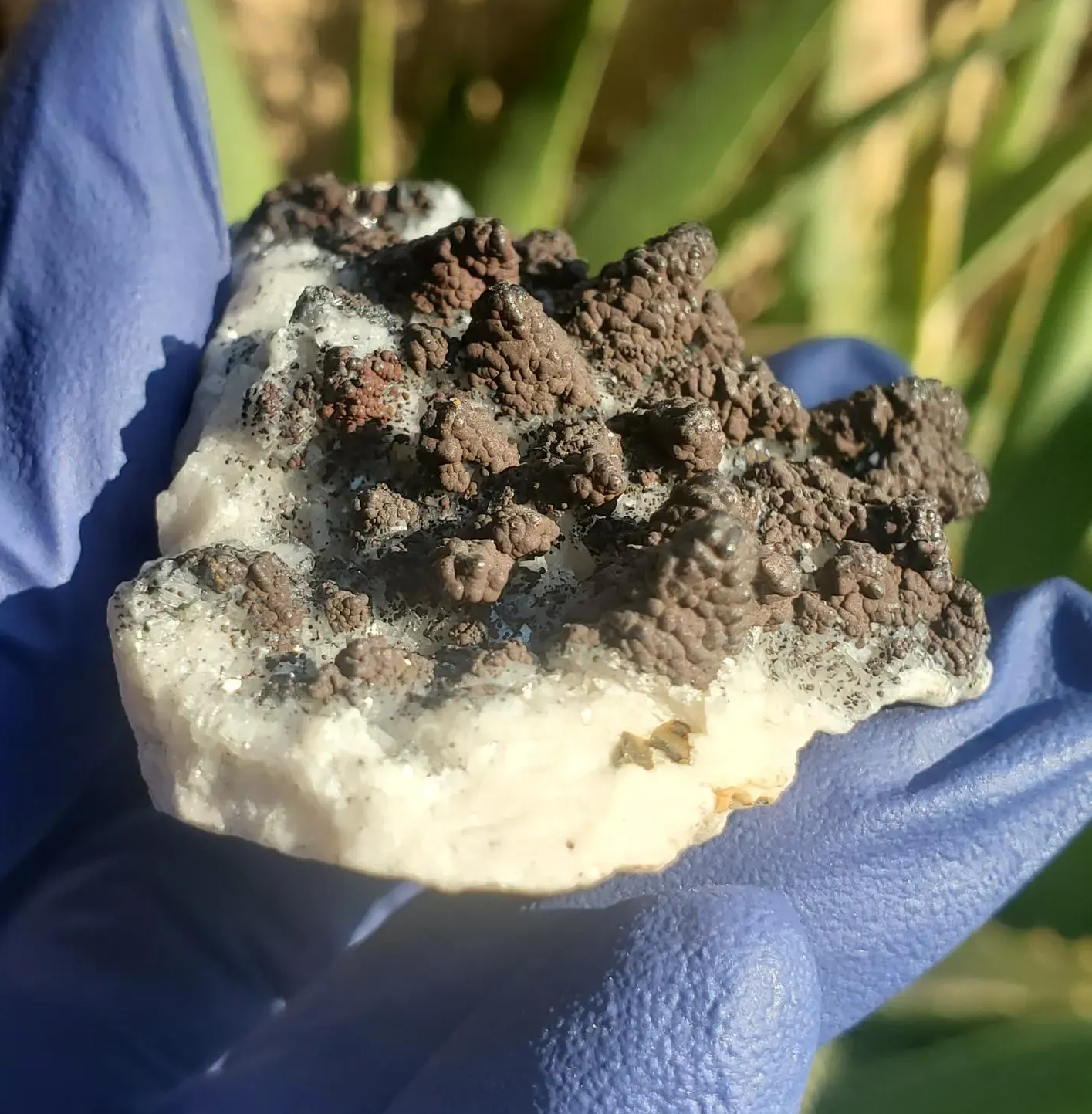 Calcite cluster, specimen unique brown calcite cluster 106g