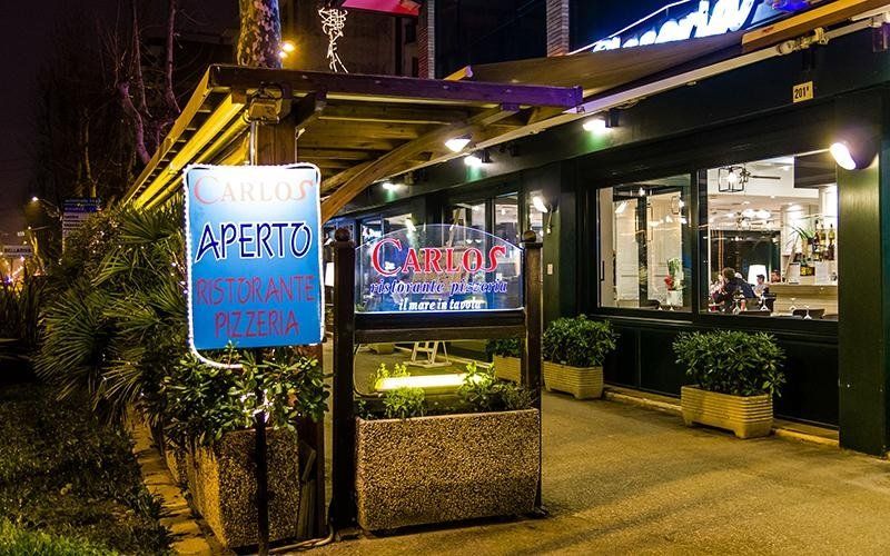 ingresso del ristorante