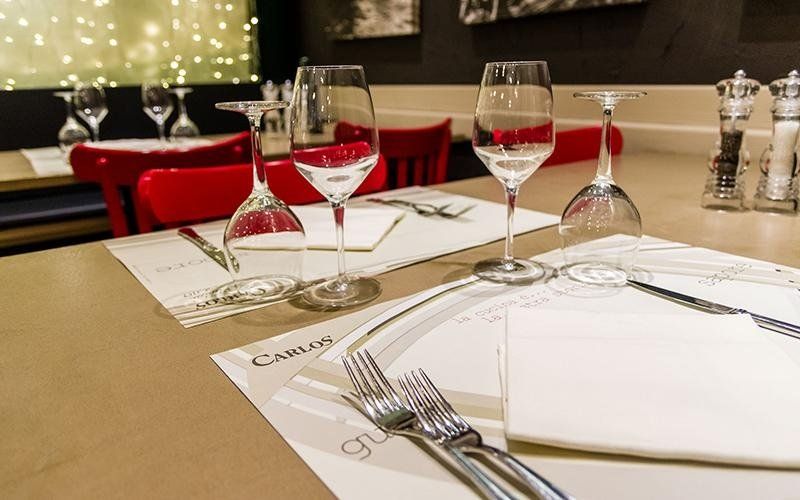 tavoli apparecchiati