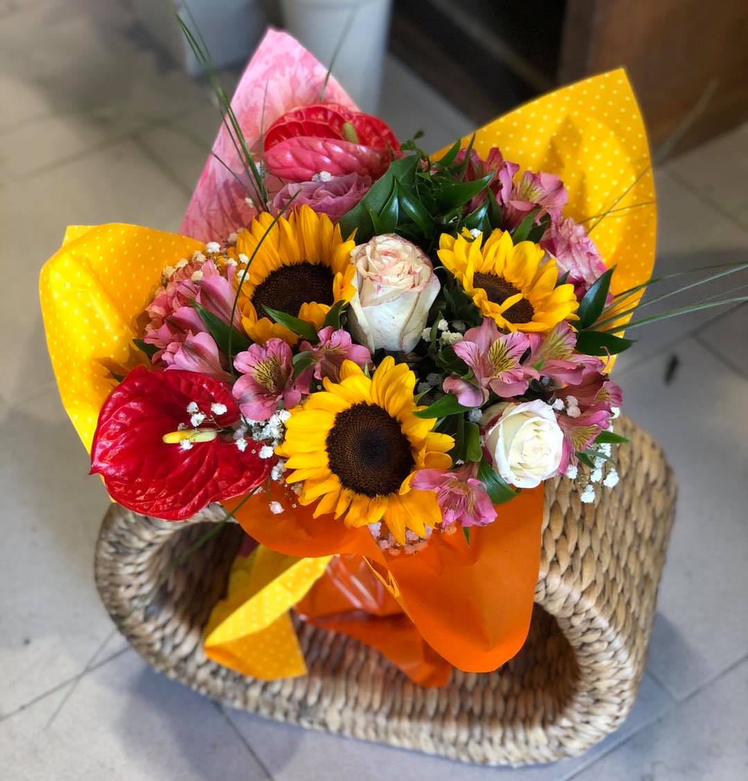 Bouquet with sunflowers