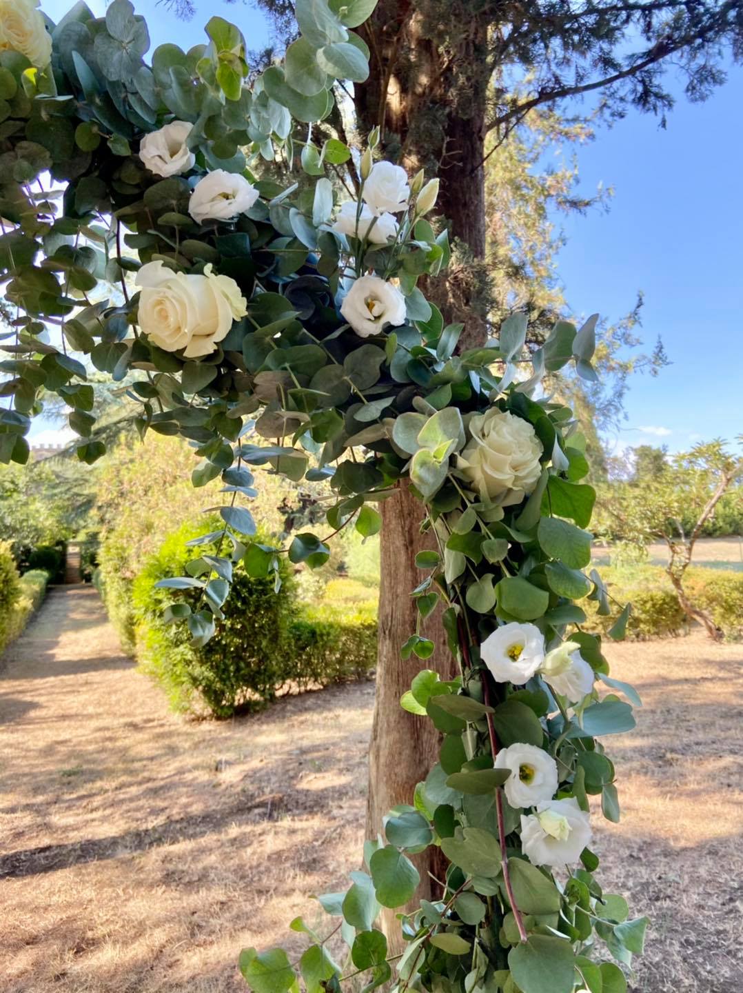 Floral decorations for ceremonies