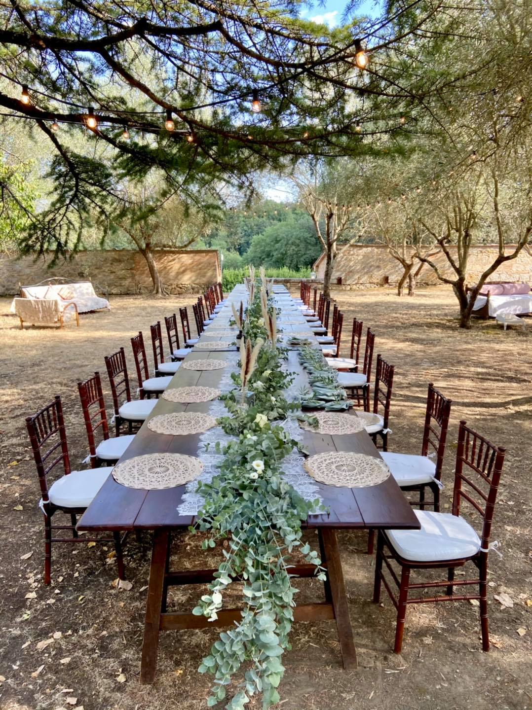 Table setting with flowers