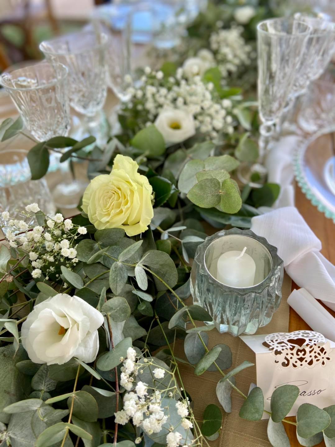Floral table decorations