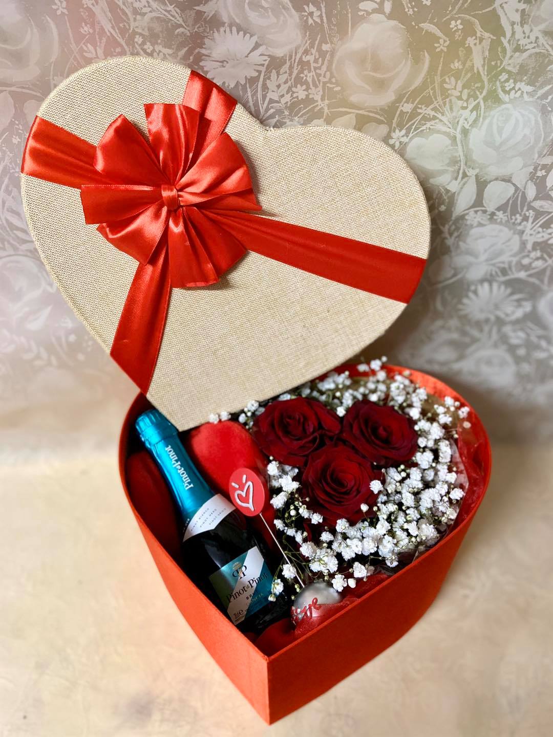 Heart-shaped gift box