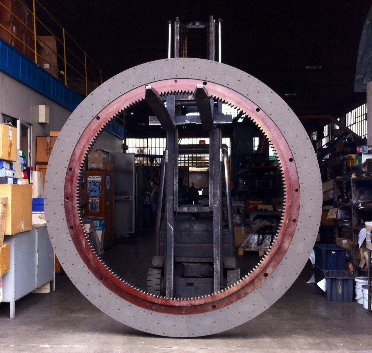 grande freno per macchinari industriali