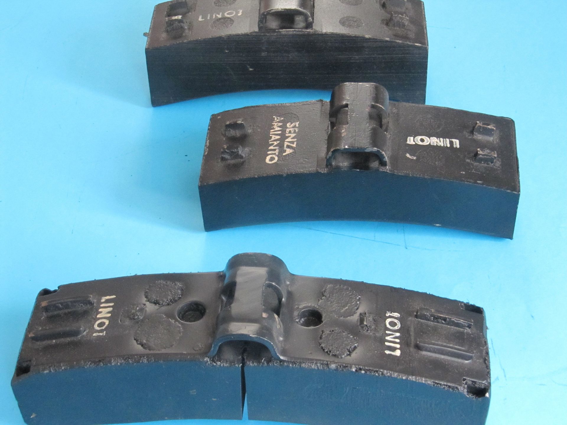 componenti in gomma per la produzione di freni industriali