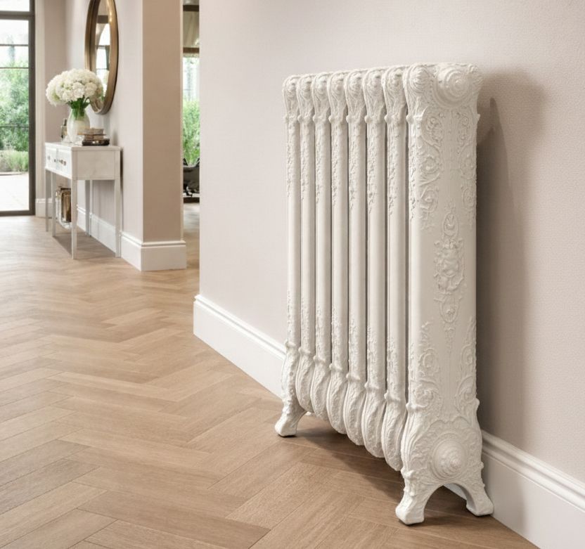 Gussheizkörper FORTUNA in modernem Flur