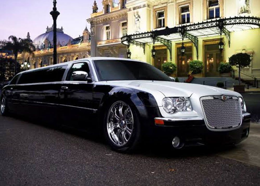 A Black and White Limousine — Superstretch300 Limousines in Sunshine Coast, QLD