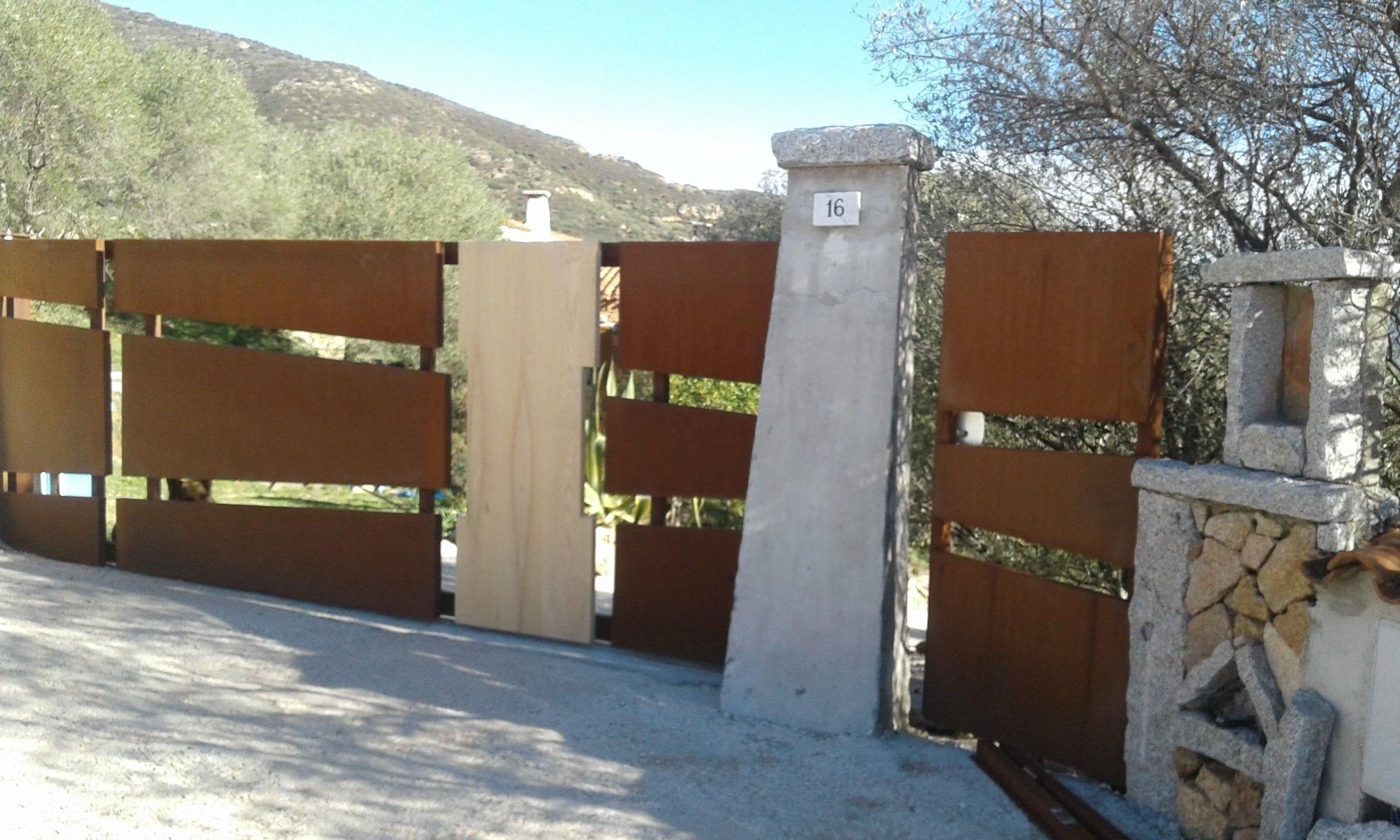 Corten gate