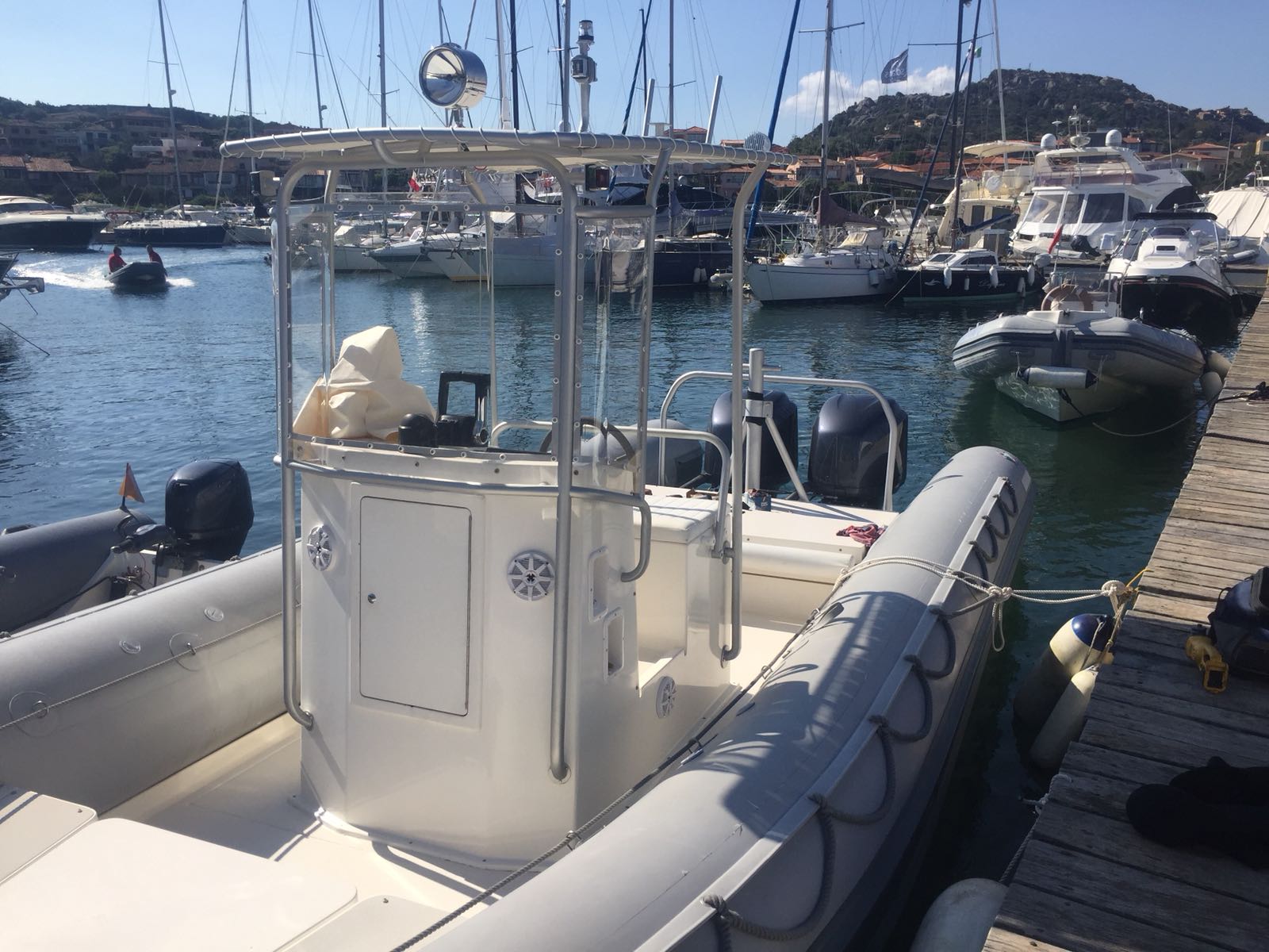 gommone tendalino