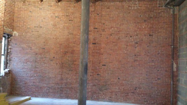 Brick wall color restoration