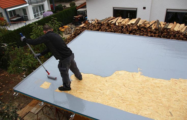 Décollement, vapeur, reprise bicouche ou SEL selon support.