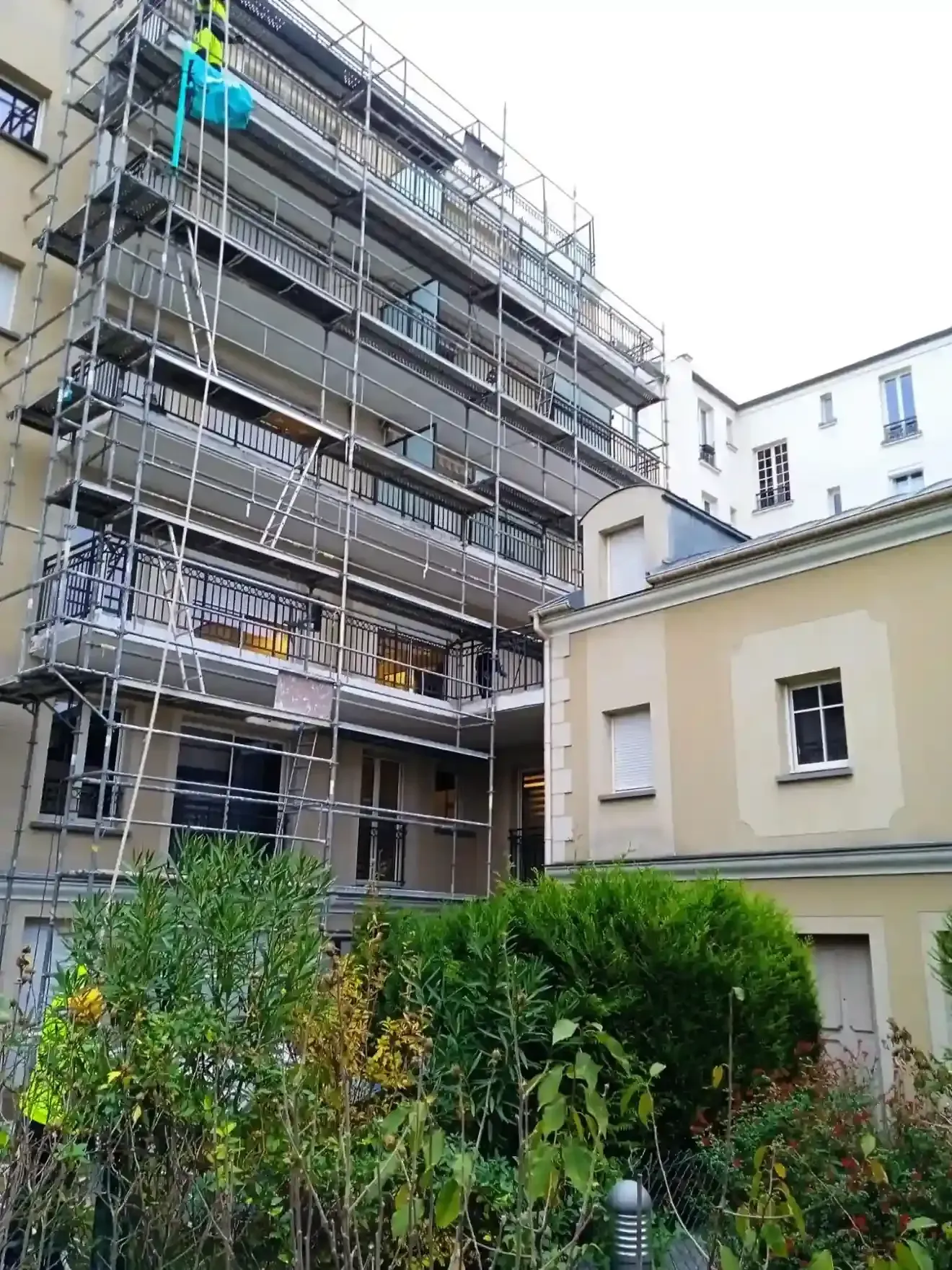 Chantier – Réfection d’étanchéité de balcons et terrasses en copropriété – Paris 11e