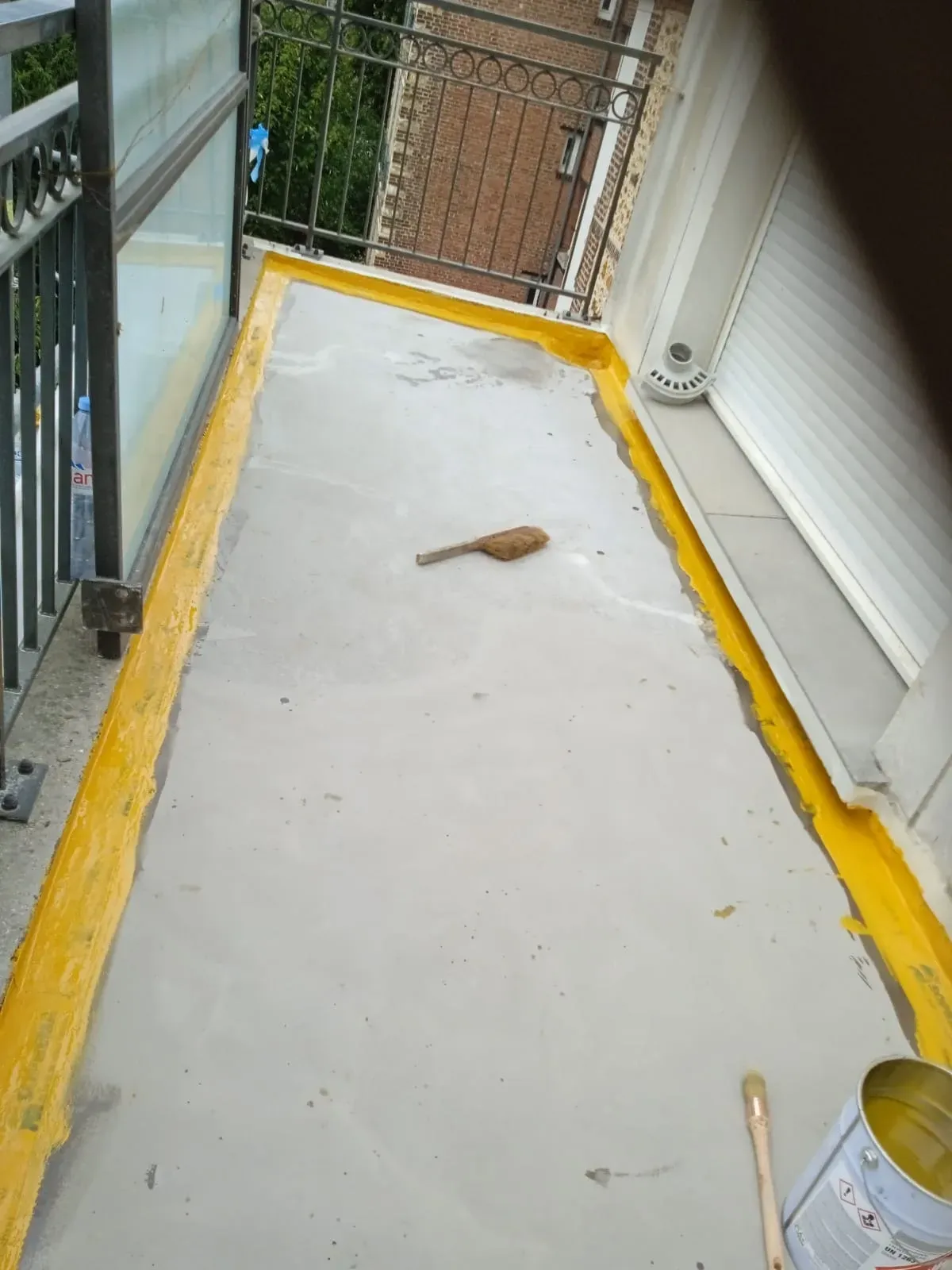 mise en œuvre résine polyuréthane – balcon – Paris 11e