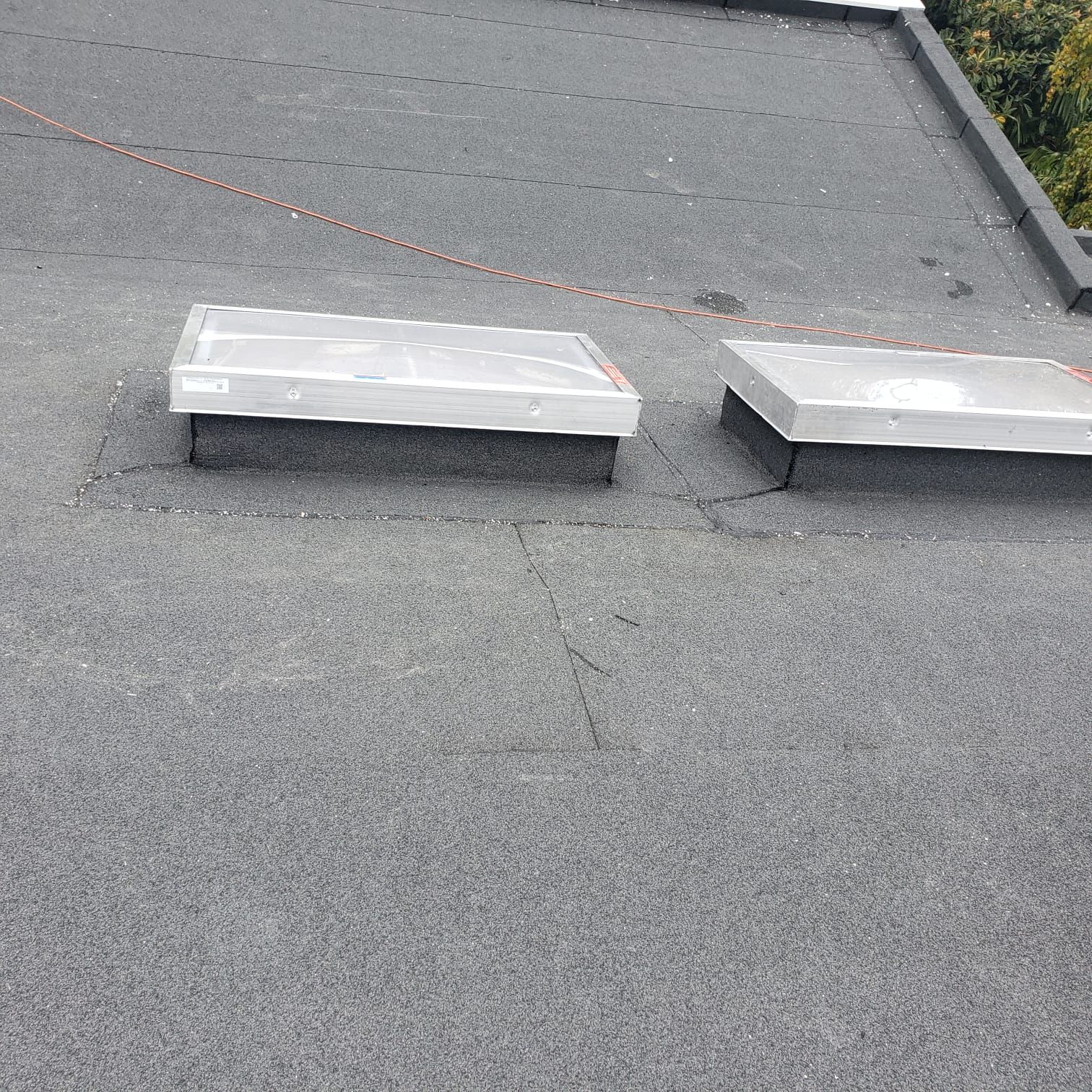 Reprise d’étanchéité au pied d’un skydome sur toit plat