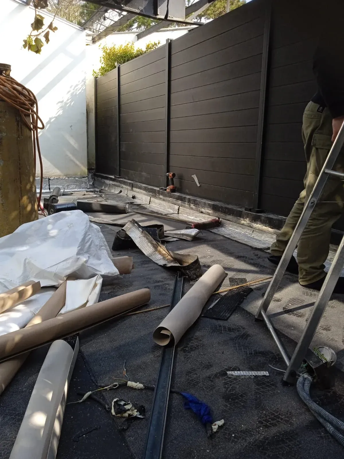 dépose dalles/plots – préparation support et relevés