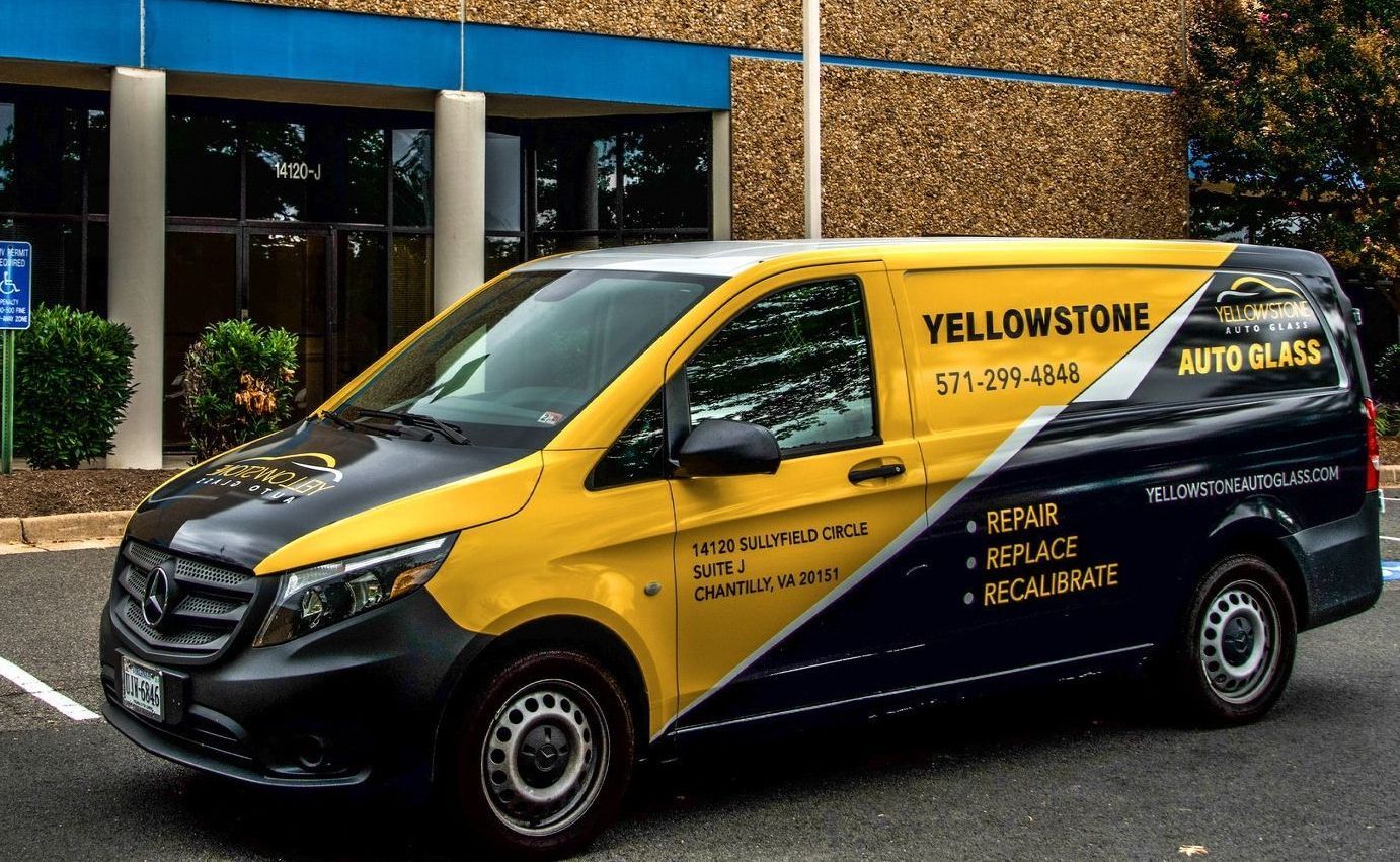 Mobile fleet vehicle windshield replacement in Chantilly, VA