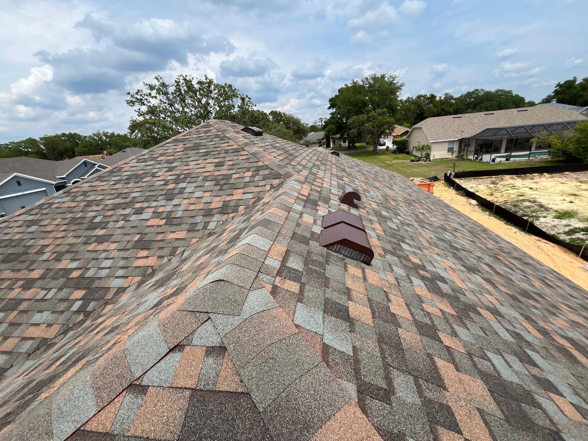 Architectural shingle roof detail in Dade City FL