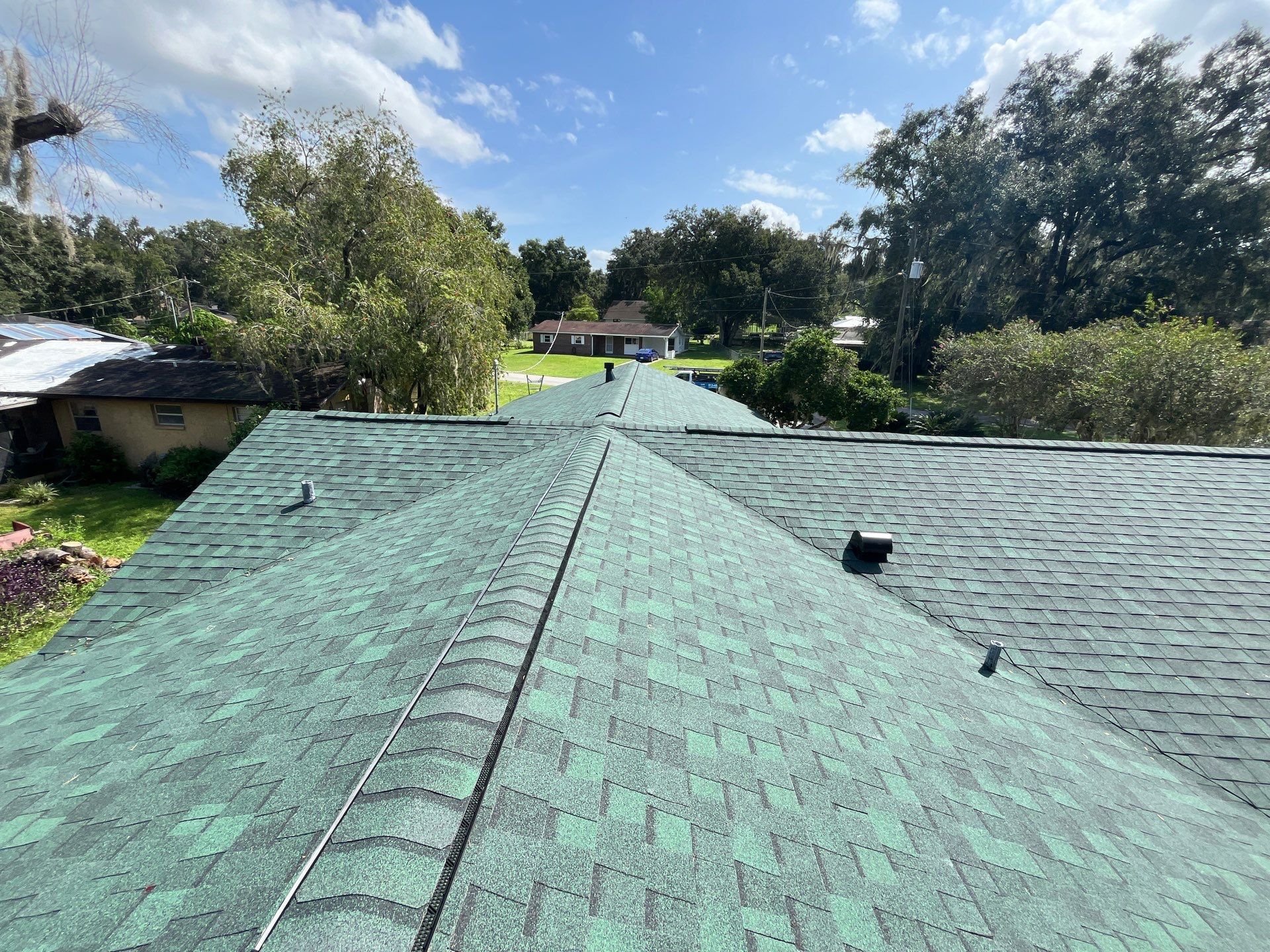 Evergreen blend shingle roof in Dade City FL