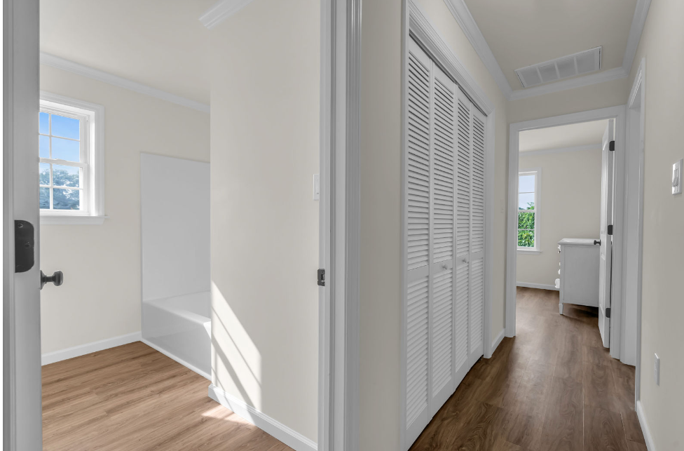 9 Dakota Avenue Hallway — Rumson, NJ  — Gary Allen Industries 