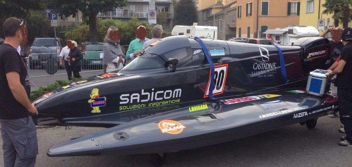 adesivi per imbarcazioni