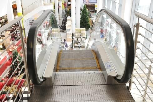 Scale mobili centro commerciale