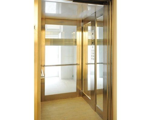 ascensore della ditta