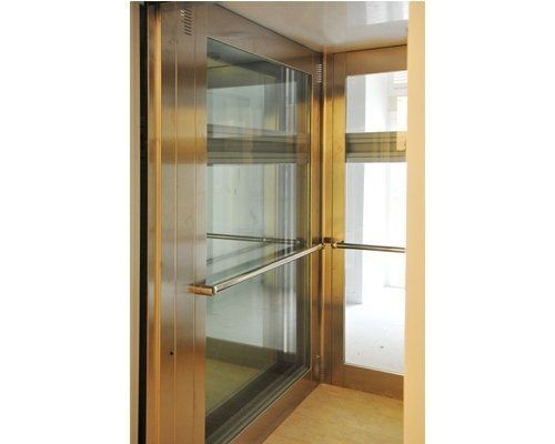 interni di un ascensore