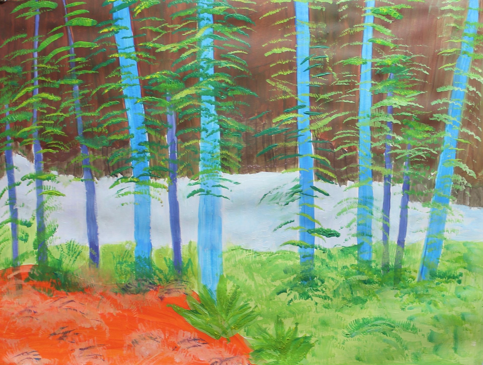 Een schilderij van een bos met blauwe en groene bomen