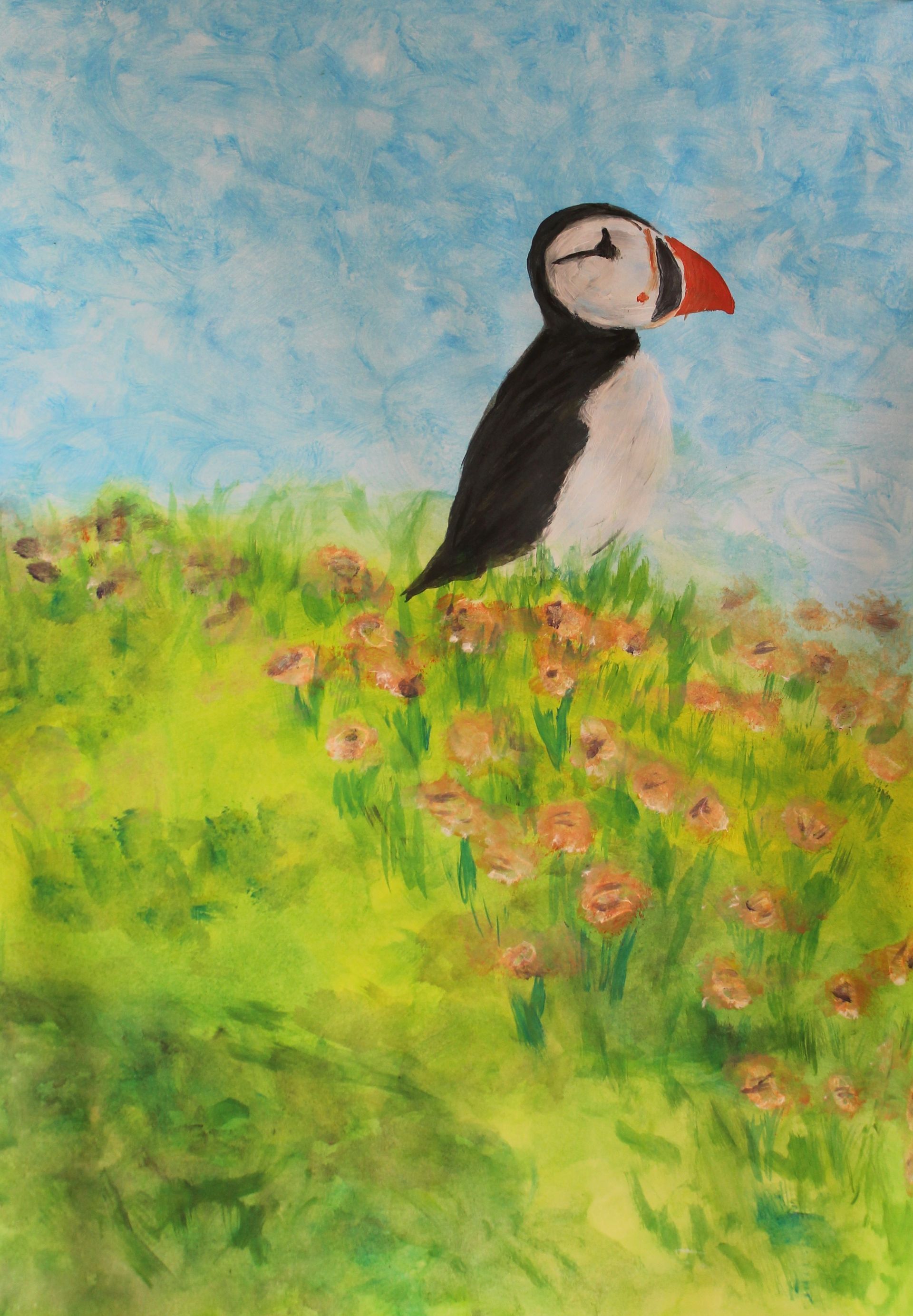 Een schilderij van een puffin in een bloemenveld