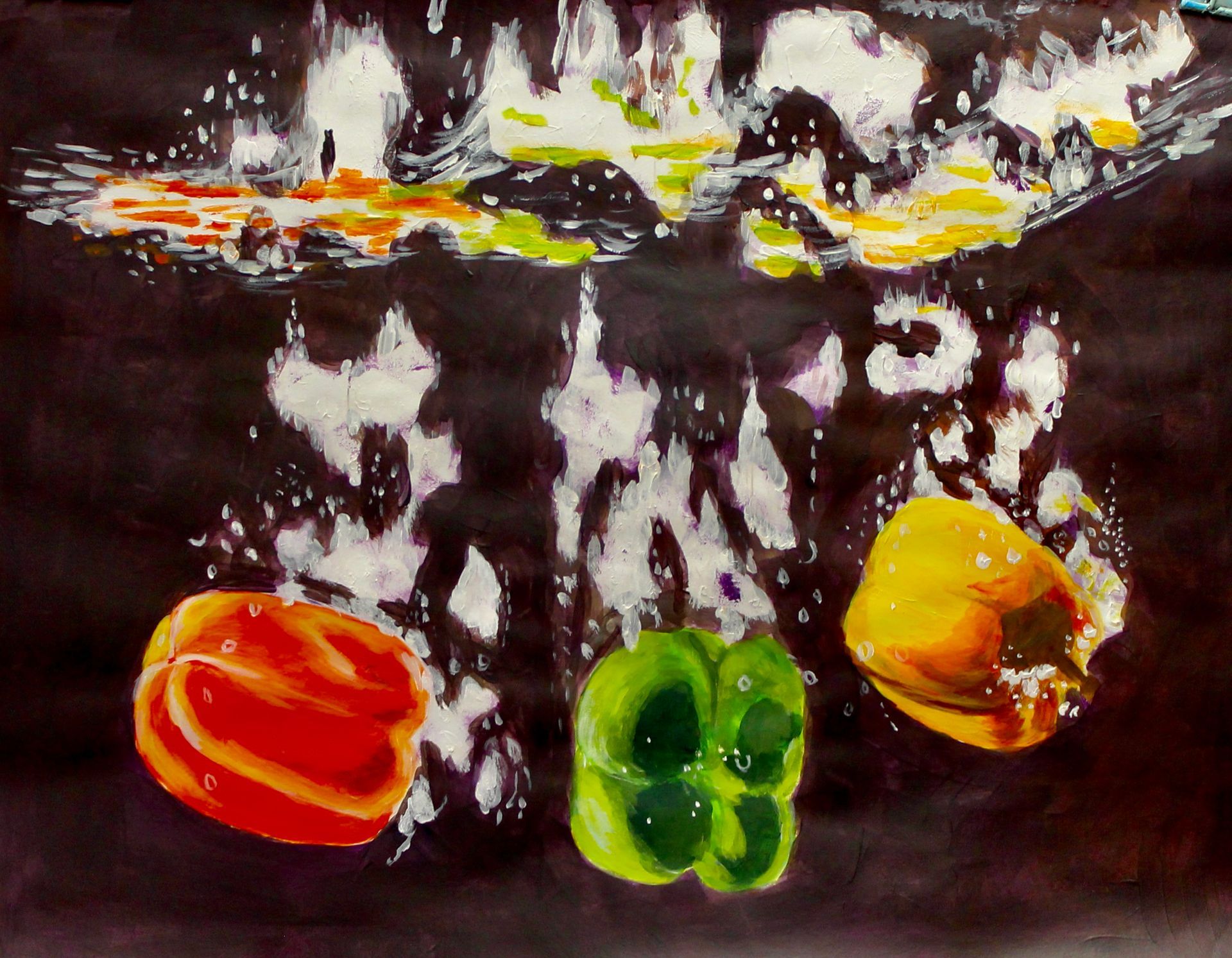 Een schilderij van pepers die in het water spetteren