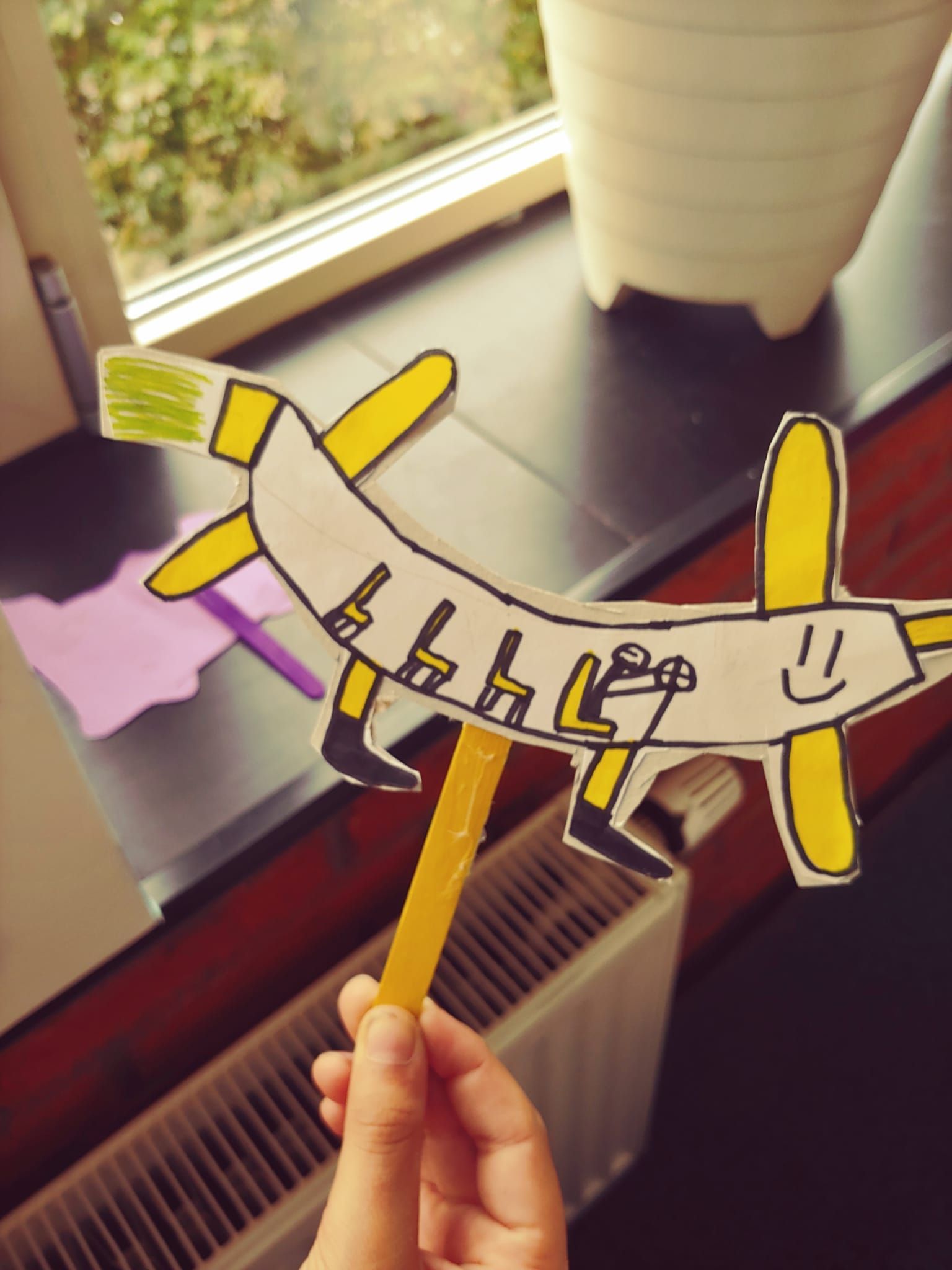 een fantasievoertuig in de vorm van een banaan