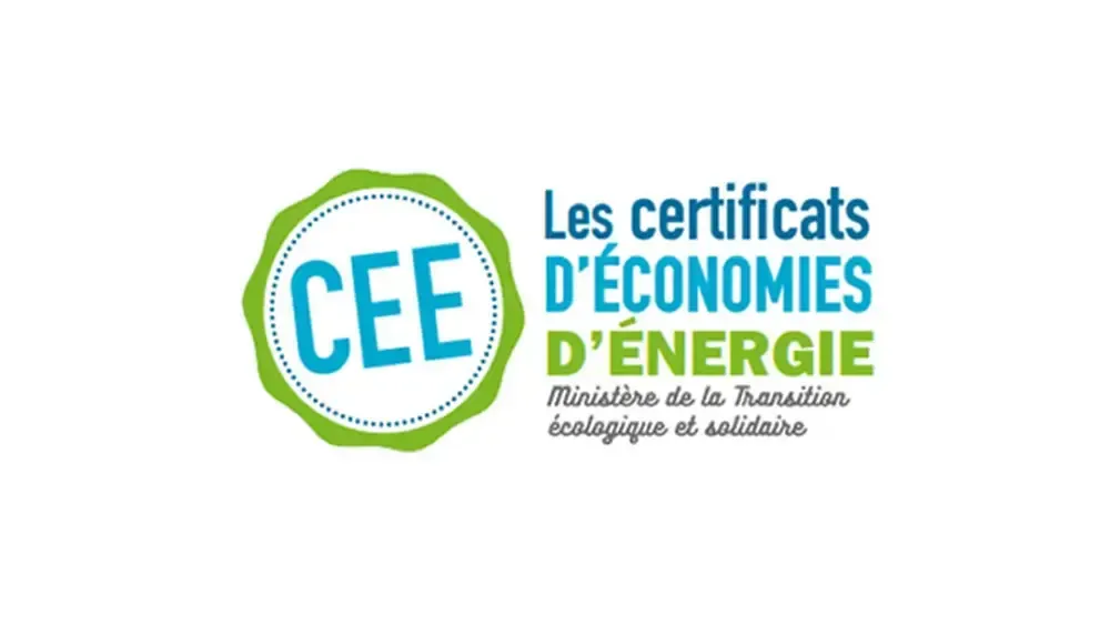 Un logo pour cee est affiché sur un fond blanc