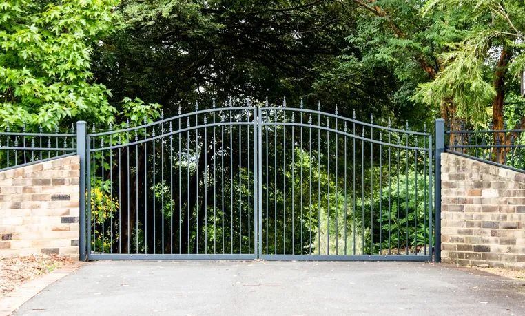 metal driveway gates