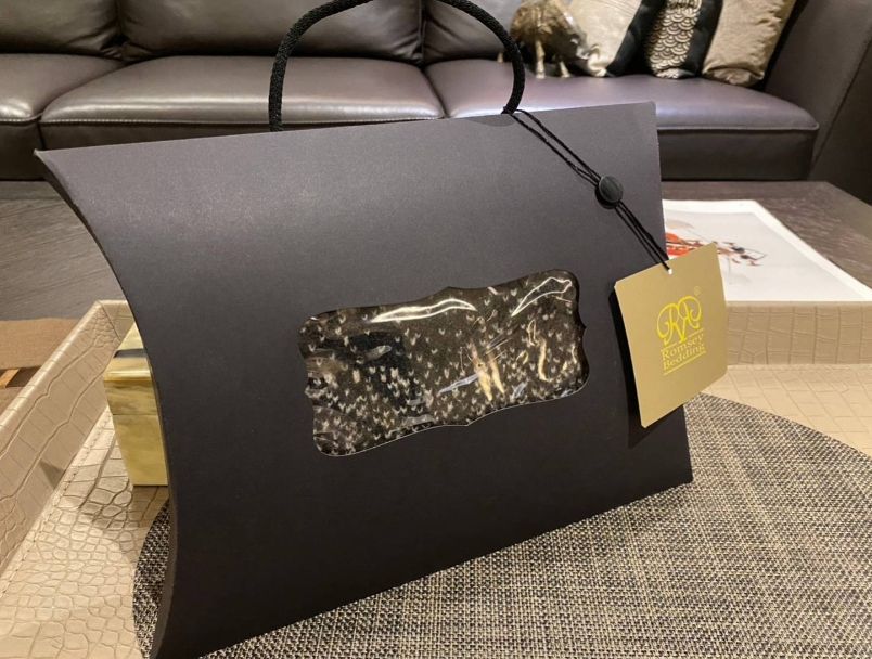 Romsey 五星級北極光織星空圍巾