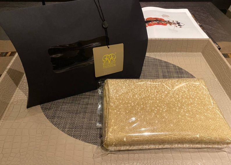 Romsey 五星級拉斐爾花間饗宴圍巾