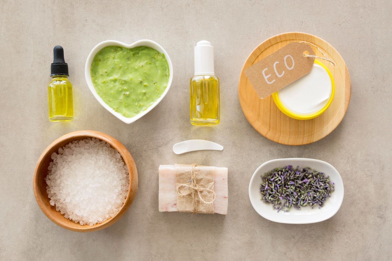 Produtos de beleza veganos e clean beauty em embalagens ecológicas e sustentáveis