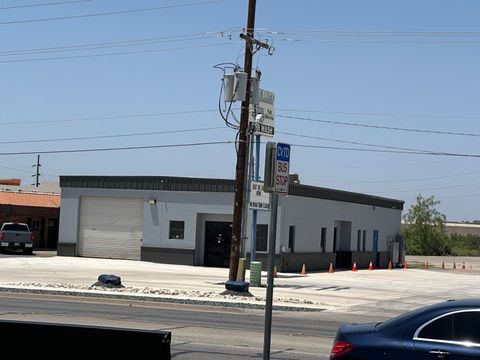 Shine Brite Lube Center & Car Wash inSan Angelo, Texas