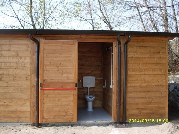 bungalow in legno con servizi igienici