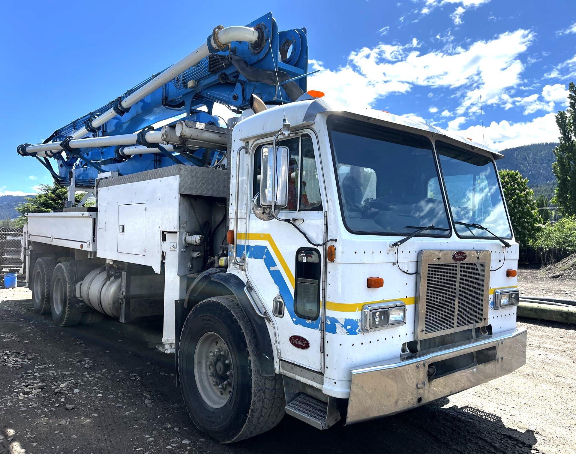 used 2007 Alliance 33m concrete pump for sale