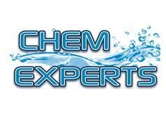 Un logo pour les experts en chimie avec une vague d'eau en arrière-plan.