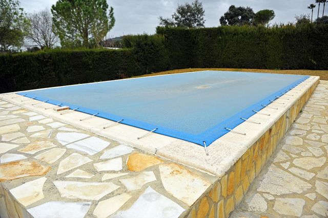 Remplacement de toile de piscine
