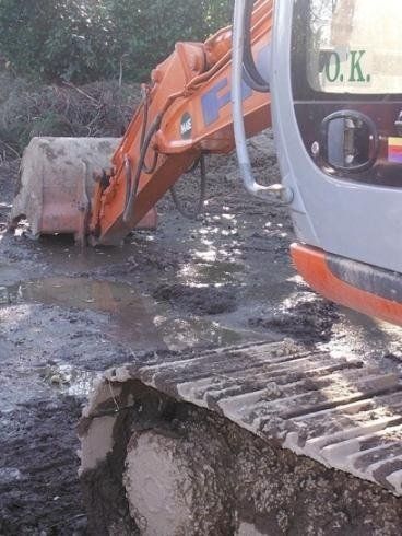 Lavoro scavi per fondamenta a Como