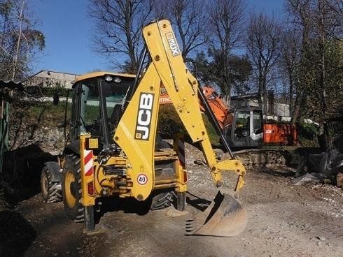 Macchinario per scavi per fondamenta a Como